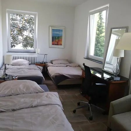 Semesterbostad Gastehaus Naher Porsche Fabrik Zimmer/room 1
